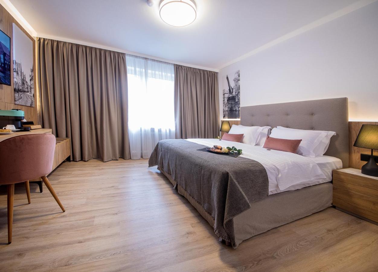 Gaestehaus Zum Roten Hahn Lüneburg Екстериор снимка