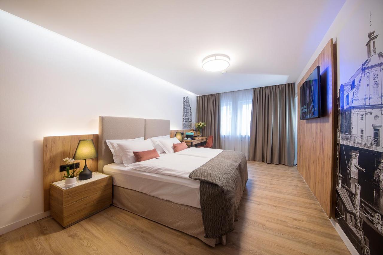 Gaestehaus Zum Roten Hahn Lüneburg Екстериор снимка